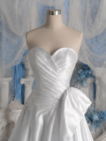 Load image into Gallery viewer, Coralie Off Shoulder Wedding Dress, Modern Corset Bridal Gown with Sculpted Fit image 1