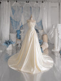 Load image into Gallery viewer, Ivory Strapless Wedding Gown with Sweetheart Neckline, Draped Bodice and Gathered Waist, Elegant Bridal Dress