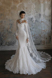 Load image into Gallery viewer, White Bridal Gown with Flowing Train, Elegant Wedding Dress for Formal Ceremony