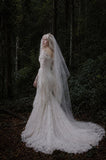Load image into Gallery viewer, White Bridal Gown with Flowing Train, Elegant Wedding Dress for Formal Ceremony