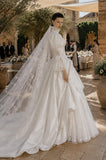Load image into Gallery viewer, Ivory Bridal Gown with Flowing Train, Elegant Wedding Dress for Formal Ceremony
