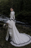 Load image into Gallery viewer, White Bridal Gown with Flowing Train, Elegant Wedding Dress for Formal Ceremony