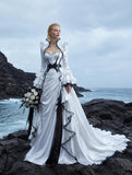 Load image into Gallery viewer, White Bridal Gown with Flowing Train, Elegant Wedding Dress for Formal Ceremony