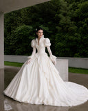 Load image into Gallery viewer, Ivory Bridal Gown with Flowing Train, Elegant Wedding Dress for Formal Ceremony