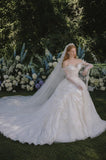 Load image into Gallery viewer, White Bridal Gown with Flowing Train, Elegant Wedding Dress for Formal Ceremony