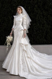 Load image into Gallery viewer, White Bridal Gown with Flowing Train, Elegant Wedding Dress for Formal Ceremony