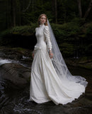 Load image into Gallery viewer, White Bridal Gown with Flowing Train, Elegant Wedding Dress for Formal Ceremony