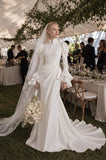 Load image into Gallery viewer, Ivory Bridal Gown with Flowing Train, Elegant Wedding Dress for Formal Ceremony