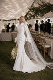 Load image into Gallery viewer, Ivory Bridal Gown with Flowing Train, Elegant Wedding Dress for Formal Ceremony