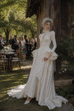 Load image into Gallery viewer, Ivory Bridal Gown with Flowing Train, Elegant Wedding Dress for Formal Ceremony