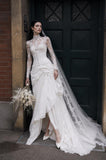 Load image into Gallery viewer, White Bridal Gown with Flowing Train, Elegant Wedding Dress for Formal Ceremony