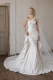 Load image into Gallery viewer, Ivory Formal Bridal Dress with Elegant Train, Romantic Wedding Gown