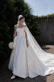 Load image into Gallery viewer, White Bridal Gown with Flowing Train, Elegant Wedding Dress for Formal Ceremony