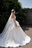 Load image into Gallery viewer, White Bridal Gown with Flowing Train, Elegant Wedding Dress for Formal Ceremony