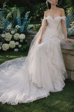 Load image into Gallery viewer, White Bridal Gown with Flowing Train, Elegant Wedding Dress for Formal Ceremony