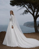 Load image into Gallery viewer, White Bridal Gown with Flowing Train, Elegant Wedding Dress for Formal Ceremony