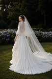 Load image into Gallery viewer, White Bridal Gown with Flowing Train, Elegant Wedding Dress for Formal Ceremony