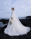 Load image into Gallery viewer, White Bridal Gown with Flowing Train, Elegant Wedding Dress for Formal Ceremony