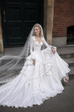 Load image into Gallery viewer, White Bridal Gown with Flowing Train, Elegant Wedding Dress for Formal Ceremony