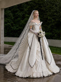 Load image into Gallery viewer, Ivory Elegant Bridal Gown with Ceremony Style, Wedding Dress for Bridal Portraits
