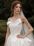Load image into Gallery viewer, Ivory Graceful Bridal Gown with Flowing Train, Wedding Dress for Wedding Reception