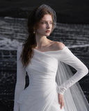 Load image into Gallery viewer, Ivory Classic Bridal Gown with Formal Bridal Look, Wedding Dress for Wedding Reception
