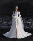 Load image into Gallery viewer, Ivory Classic Bridal Gown with Formal Bridal Look, Wedding Dress for Wedding Reception