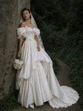 Load image into Gallery viewer, Ivory Statement Bridal Gown with Formal Bridal Look, Wedding Dress for Wedding Reception