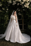 Load image into Gallery viewer, Ivory Elegant Bridal Gown with Ceremony Style, Wedding Dress for Wedding Reception