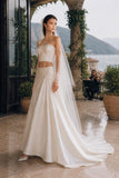 Load image into Gallery viewer, Ivory Elegant Bridal Gown with Full-Length Silhouette, Wedding Dress for Elegant Celebration