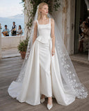 Load image into Gallery viewer, Ivory Graceful Bridal Gown with Full-Length Silhouette, Wedding Dress for Elegant Celebration
