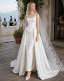 Load image into Gallery viewer, Ivory Graceful Bridal Gown with Full-Length Silhouette, Wedding Dress for Elegant Celebration