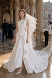 Load image into Gallery viewer, Ivory Classic Bridal Gown with Formal Bridal Look, Wedding Dress for Elegant Celebration