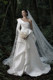 Load image into Gallery viewer, Ivory Classic Bridal Gown with Statement Skirt, Wedding Dress for Elegant Celebration