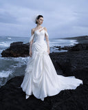 Load image into Gallery viewer, Ivory Refined Bridal Gown with Ceremony Style, Wedding Dress for Elegant Celebration
