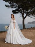 Load image into Gallery viewer, Ivory Elegant Bridal Gown with Flowing Train, Wedding Dress for Formal Ceremony