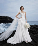 Load image into Gallery viewer, Ivory Statement Bridal Gown with Full-Length Silhouette, Wedding Dress for Formal Ceremony