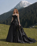 Load image into Gallery viewer, Black Strapless Bridal Gown with Full Skirt, Dramatic Wedding Dress for Outdoor Ceremony