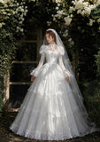 Load image into Gallery viewer, Ivory Elegant Bridal Gown with Full-Length Silhouette, Wedding Dress for Garden Wedding