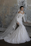Load image into Gallery viewer, White Bridal Gown with Flowing Train, Elegant Wedding Dress for Formal Ceremony
