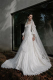 Load image into Gallery viewer, White Bridal Gown with Flowing Train, Elegant Wedding Dress for Formal Ceremony