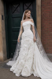 Load image into Gallery viewer, Ivory Formal Bridal Dress with Elegant Train, Romantic Wedding Gown
