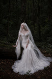 Load image into Gallery viewer, White Bridal Gown with Flowing Train, Elegant Wedding Dress for Formal Ceremony