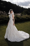 Load image into Gallery viewer, Ivory Bridal Gown with Flowing Train, Elegant Wedding Dress for Formal Ceremony
