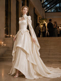 Load image into Gallery viewer, Ivory Bridal Gown with Flowing Train, Elegant Wedding Dress for Formal Ceremony