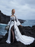 Load image into Gallery viewer, White Bridal Gown with Flowing Train, Elegant Wedding Dress for Formal Ceremony