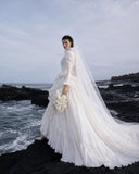 Load image into Gallery viewer, White Bridal Gown with Flowing Train, Elegant Wedding Dress for Formal Ceremony