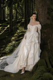 Load image into Gallery viewer, Ivory Bridal Gown with Flowing Train, Elegant Wedding Dress for Formal Ceremony