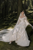 Load image into Gallery viewer, Ivory Bridal Gown with Flowing Train, Elegant Wedding Dress for Formal Ceremony
