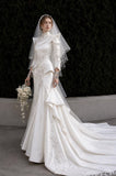 Load image into Gallery viewer, White Bridal Gown with Flowing Train, Elegant Wedding Dress for Formal Ceremony
